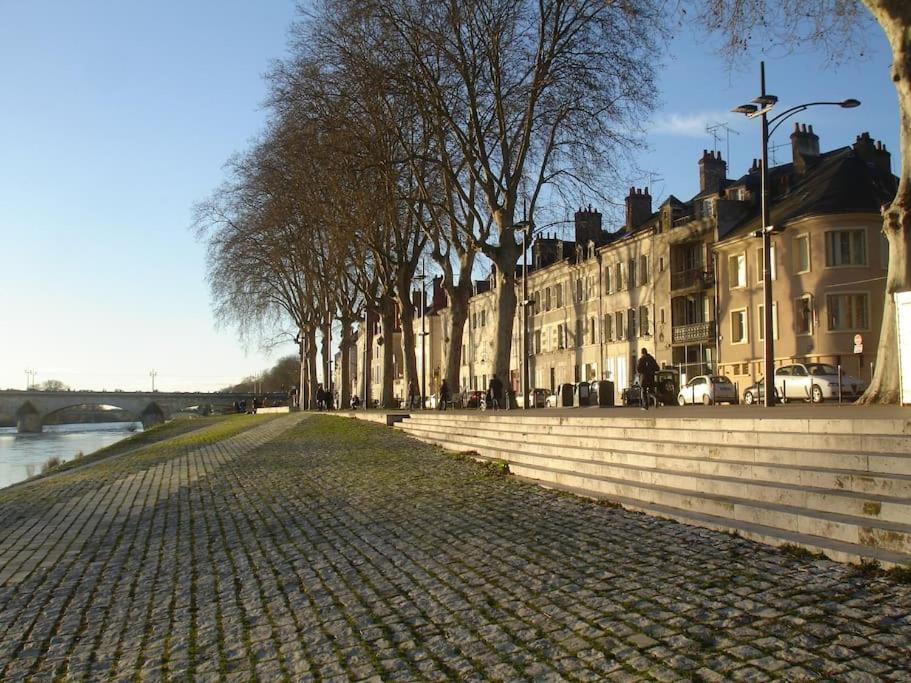 Appart Gite Les Oiseaux- Face Loire Quai Du Chatelet Orleans Ngoại thất bức ảnh